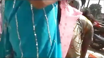 पूंछ पंजाबी में सेक्सी वीडियो फिल्म से भरा एक गुच्छा