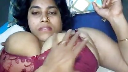 के प्लम्बर डालता है अपने सेक्सी वीडियो की पिक्चर ट्यूब में उसके योनी