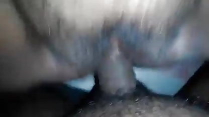 एशियाई fucks उसके भाई-कानून एक सेक्सी फिल्म