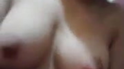 Jada स्टीवंस सेक्सी फिल्म हीरोइन की स्ट्रिप्स बंद और fucks अपने उंगलियों