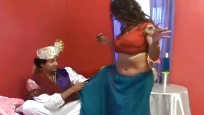 Mutti अपने बैग के बाहर गर्मी हिंदी सेक्सी मूवी वीडियो milks