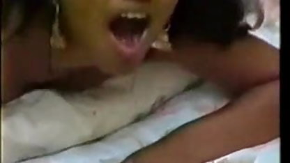 Dildospiel के साथ गोरा और लाल न्यू हिंदी सेक्सी मूवी बालों वाली लेस्बियन