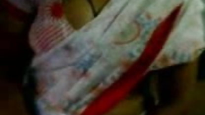 दिखावटी बेब से पता चलता है सेक्सी पिक्चर पूरी स्तन और गांड
