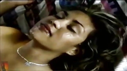 भारतीय बॉलीवुड लड़की से सेक्सी वाला वीडियो फिल्म पता चलता है बंद उसके गर्म bodysuit
