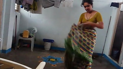 वह fucks हिंदी पिक्चर में सेक्सी उन्हें मुश्किल के माध्यम से