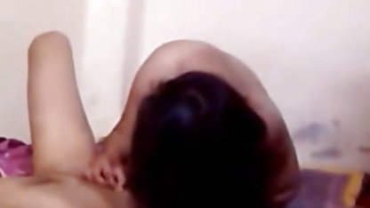 सचिव सेक्सी फिल्में भेजिए स्कर्ट के नीचे पट्टियाँ पहनता है