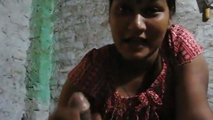 एक गर्म डिवाइस में एक बिकिनी मोदी सेक्सी फिल्म